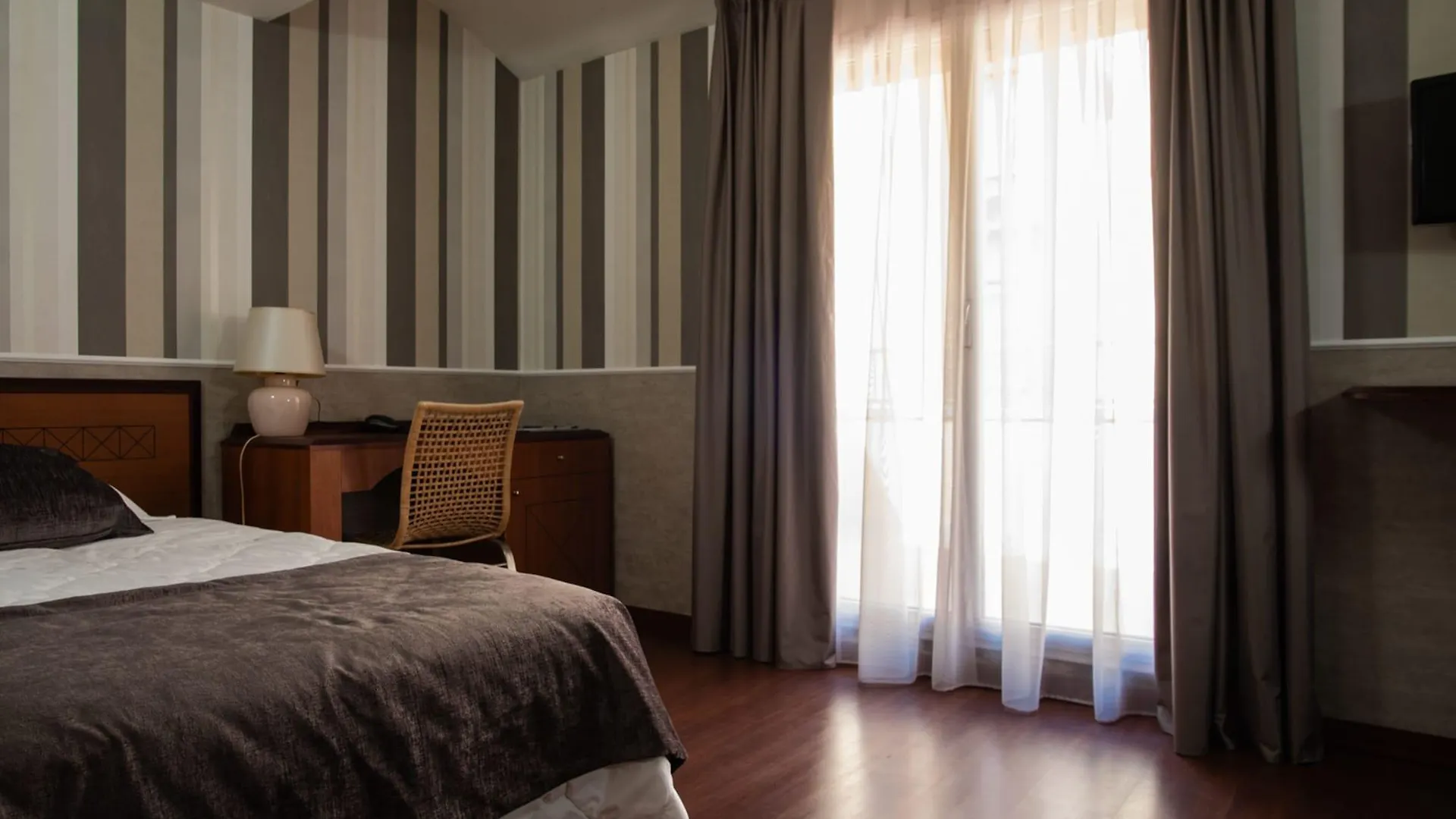 Hotel Astoria Bologna 3*,
