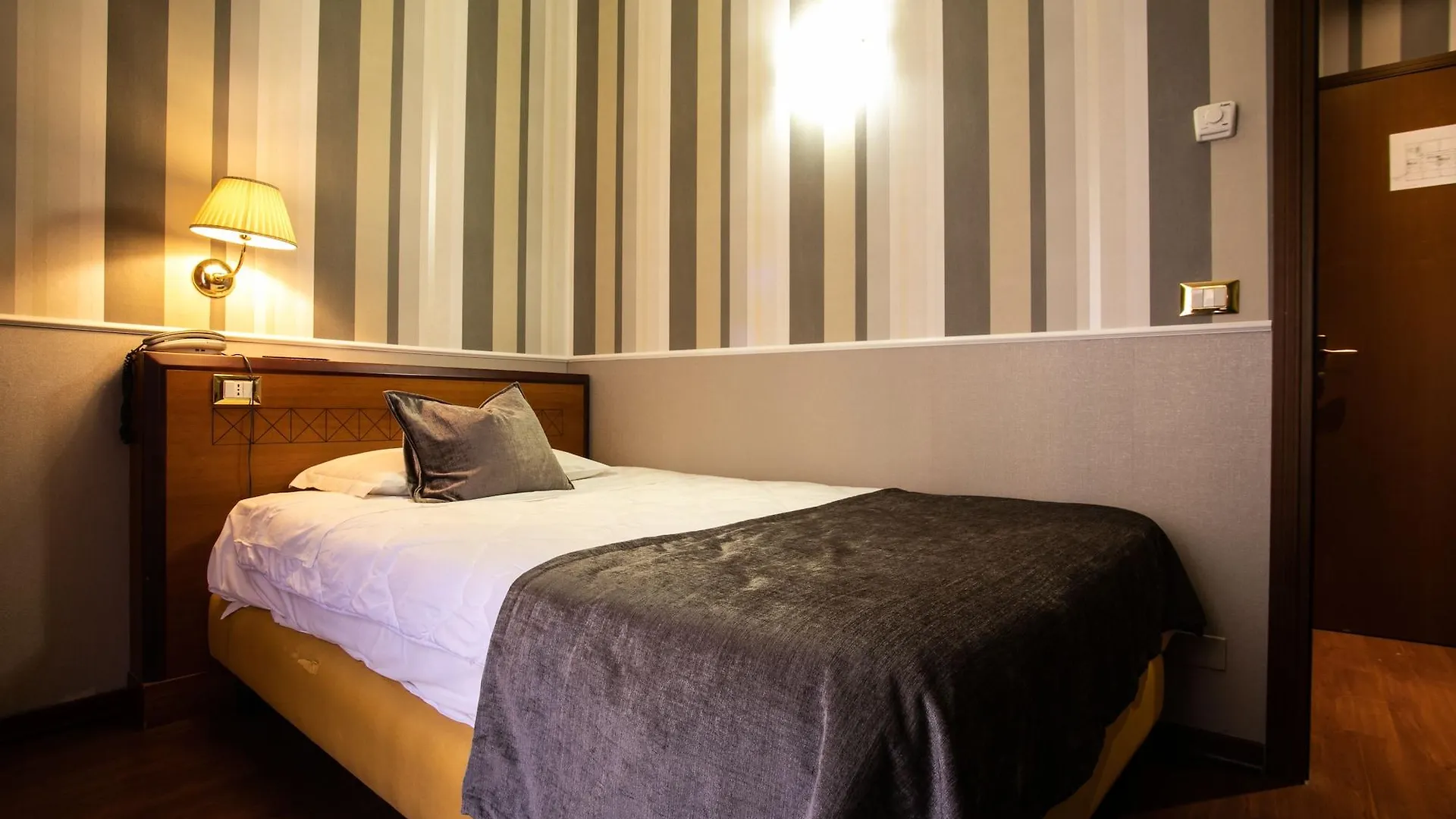 ***  Hotel Astoria Bologne Italie